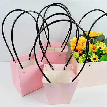1 stk Bærbare kraftpapir Blomster Boksen Vanntett Emballasje Bag Håndtak Rose Gypsophila Bryllup DIY Godteri Emballasje Bag
